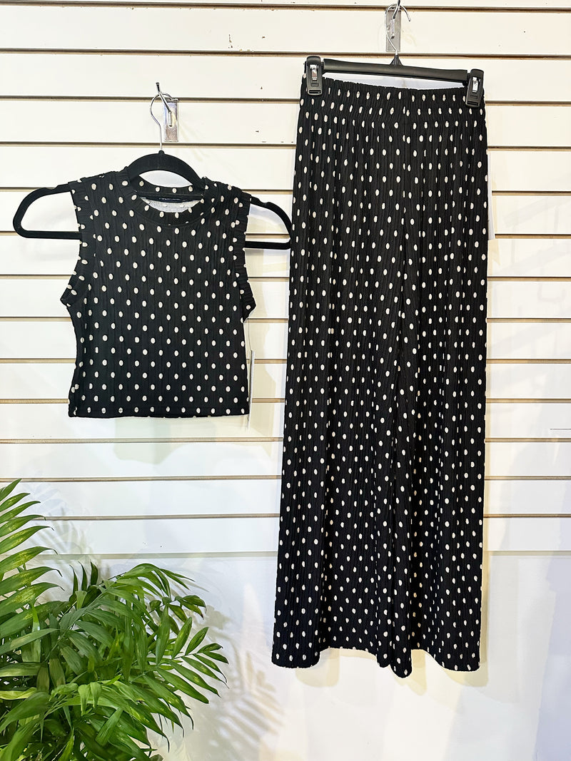 Iris Set Black White Polka Dot